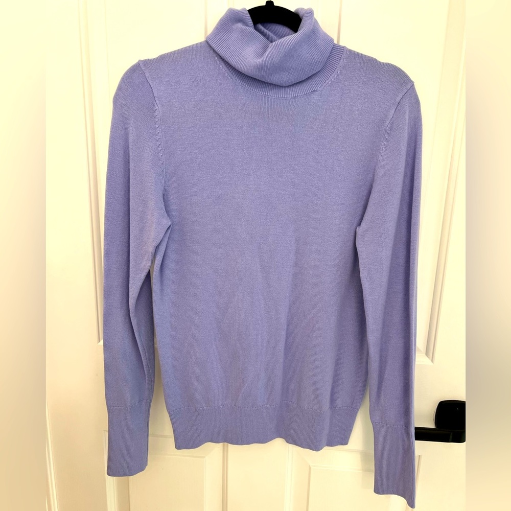 Ann Taylor Lavender Turtleneck Sweater. Size M.